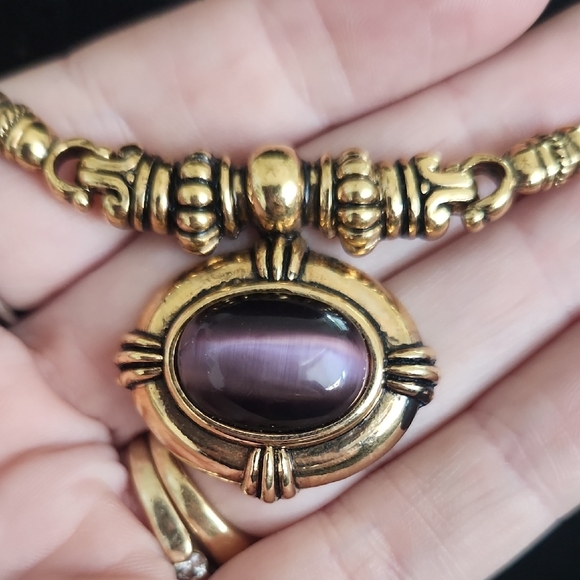 Vintage Nina Ricci For Avon Gold Necklace with Purple Gem - Picture 5 of 7